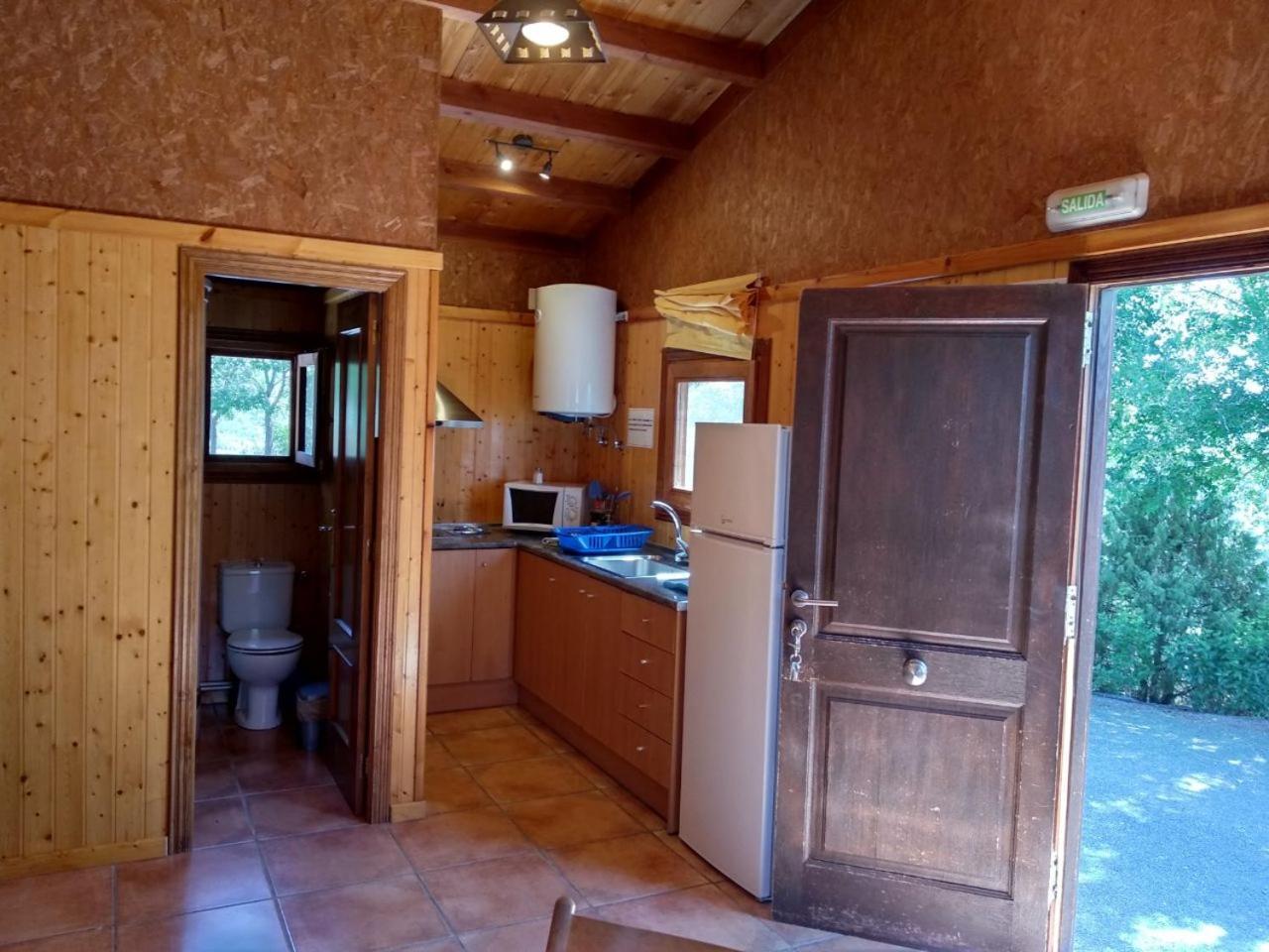 Camping Casa Fausto Cerca De Dinopolis Formiche Alto Exterior photo