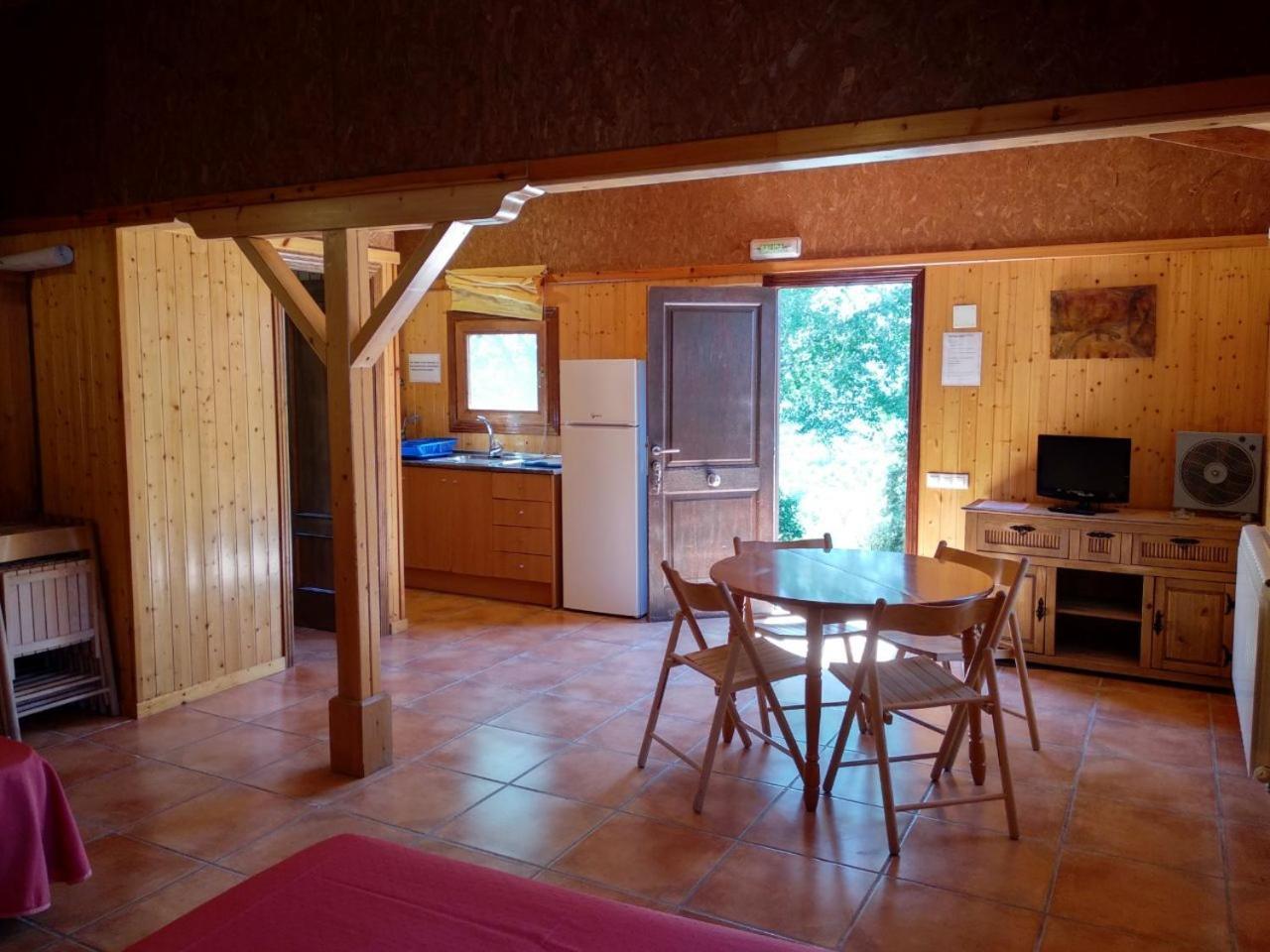 Camping Casa Fausto Cerca De Dinopolis Formiche Alto Exterior photo